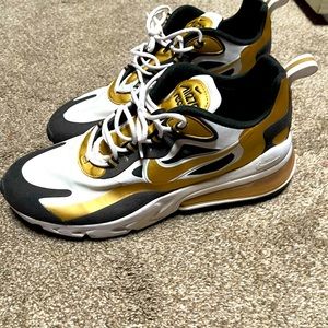 Nike Airmax 270 react metallic gold